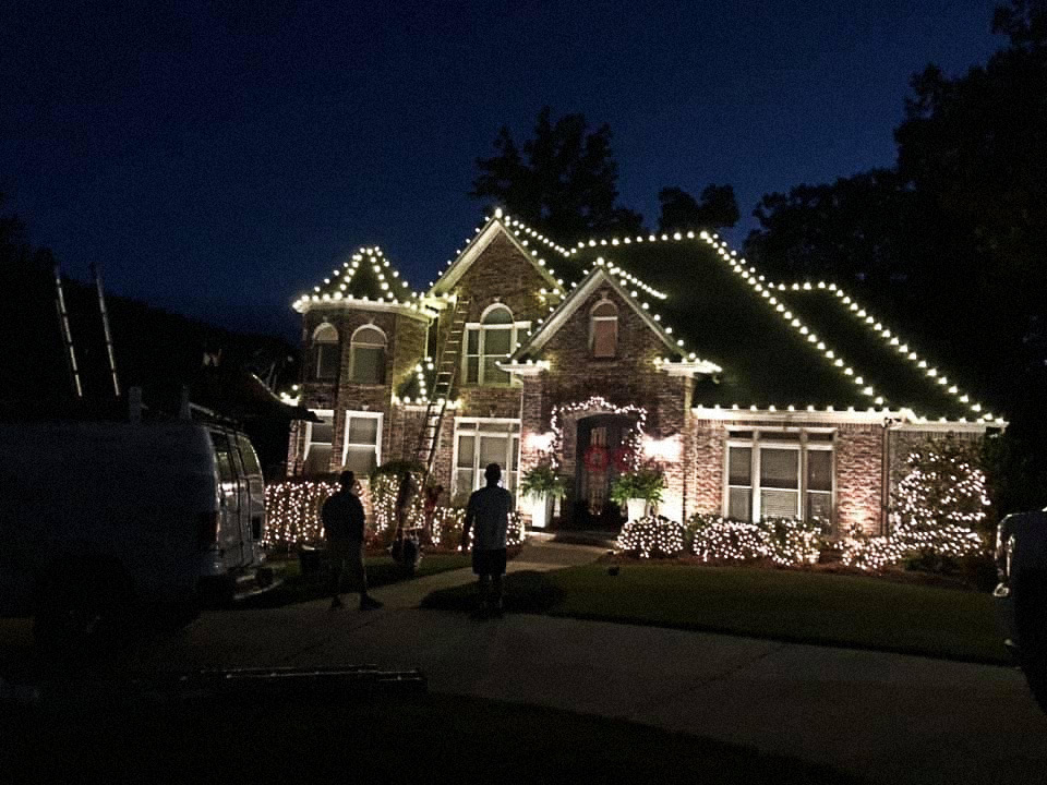 holiday-lights-install_03_edited
