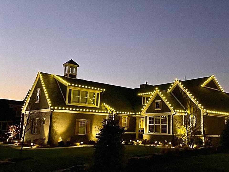 holiday-lights-install_04_edited