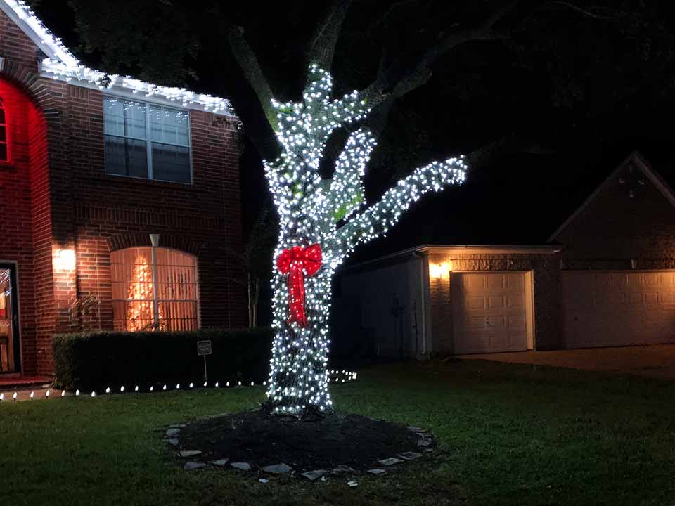 holiday-lights-install_07_edited