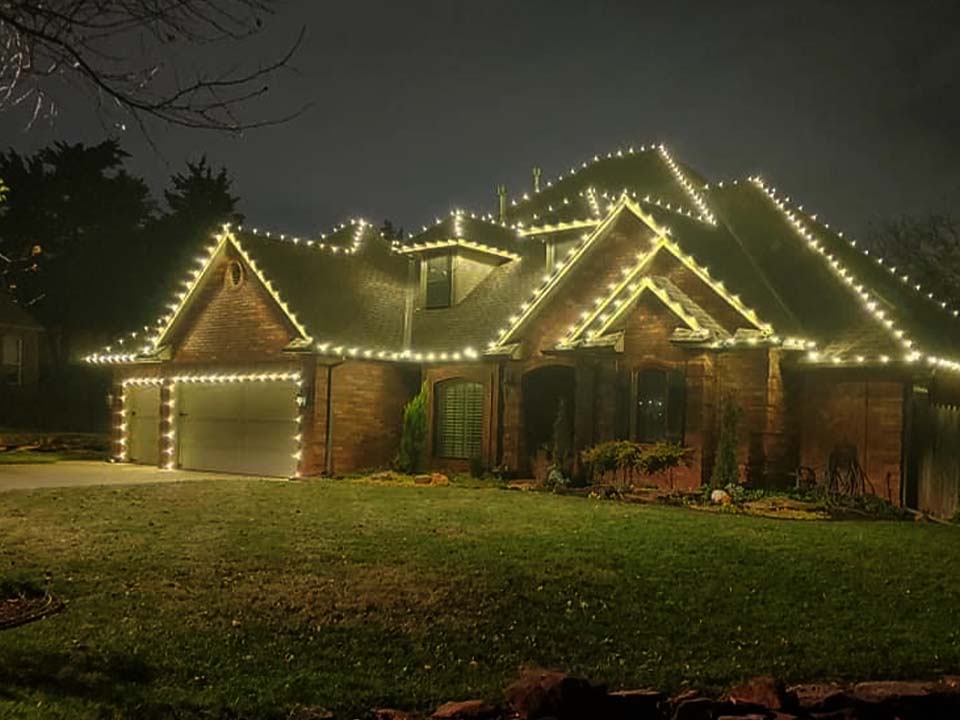 holiday-lights-install_08_edited